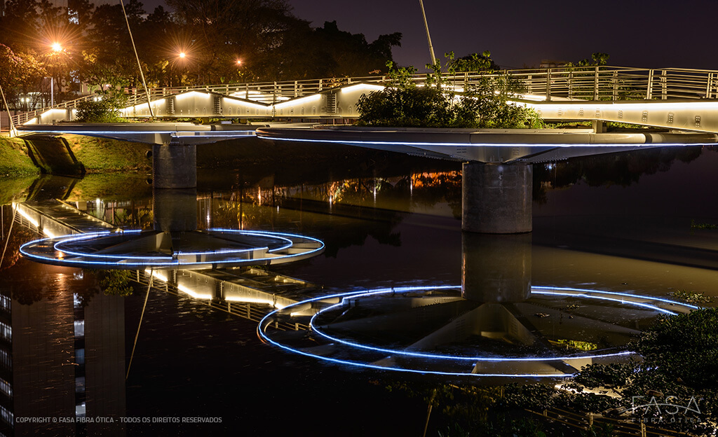 foto da iluminação da Ponte Bayer - FASA